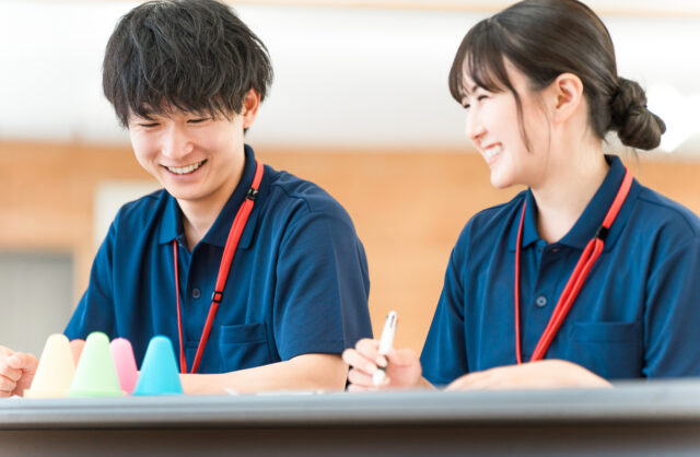 【介護士求人の正しい選び方】注意が必要な職場（ブラック）の見分け方と、ホワイトな施設を見抜くポイント