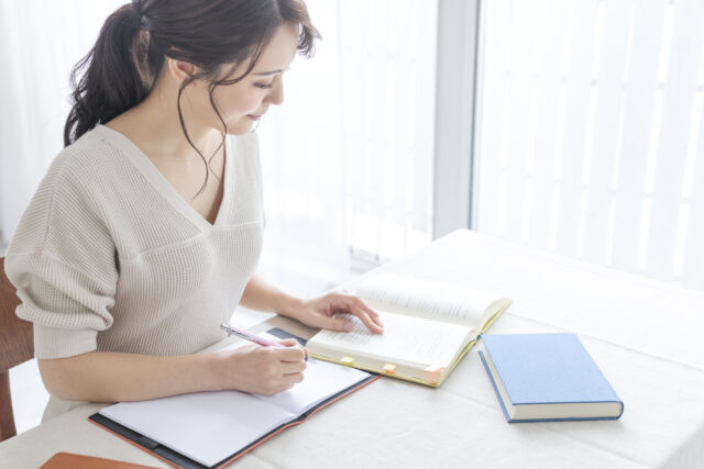 【最短で介護士になる】免許なしからスタート！一番早く資格を取得して活躍するためのスタートダッシュガイド