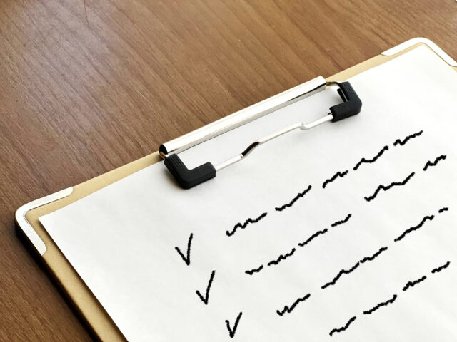【介護の面接対策】よく聞かれる質問と好印象を与える答え方、直前でも安心のチェックポイント