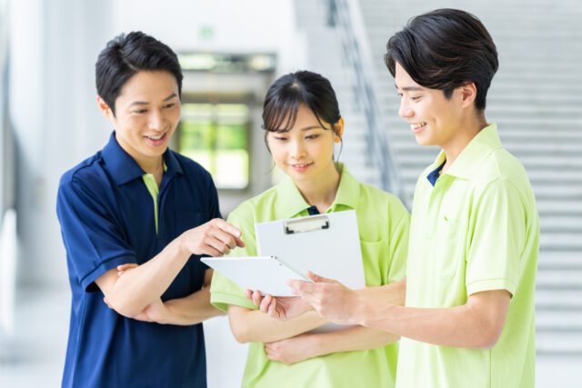 【介護の資格手当の種類】初任者から介護福祉士まで！毎月いくらもらえる？相場と手当の種類がすべてわかる給与内訳大解剖シート